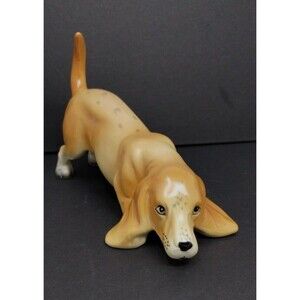 Vintage Bassett Hound Hunting Brown Spotted Figurine‎ Approx  7" Long 4.5" Tall